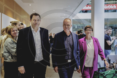 Pressekonferenz nach Ruecktritt von SPD-Generalsekretaer Kuehnert