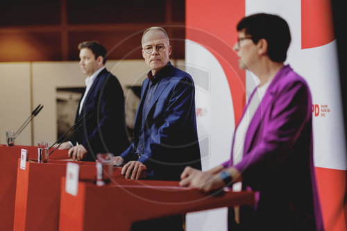 Pressekonferenz nach Ruecktritt von SPD-Generalsekretaer Kuehnert