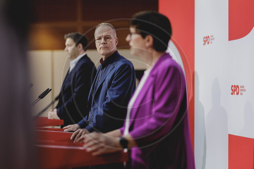 Pressekonferenz nach Ruecktritt von SPD-Generalsekretaer Kuehnert