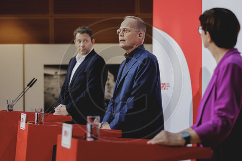 Pressekonferenz nach Ruecktritt von SPD-Generalsekretaer Kuehnert