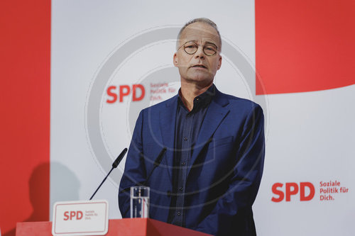 Pressekonferenz nach Ruecktritt von SPD-Generalsekretaer Kuehnert