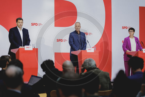 Pressekonferenz nach Ruecktritt von SPD-Generalsekretaer Kuehnert