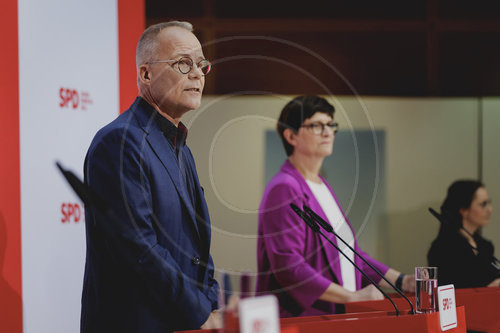 Pressekonferenz nach Ruecktritt von SPD-Generalsekretaer Kuehnert