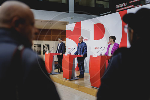 Pressekonferenz nach Ruecktritt von SPD-Generalsekretaer Kuehnert