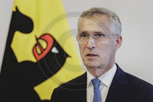 Ex-NATO-Generalsekretaer Stoltenberg bekommt Bundesverdienstkreuz