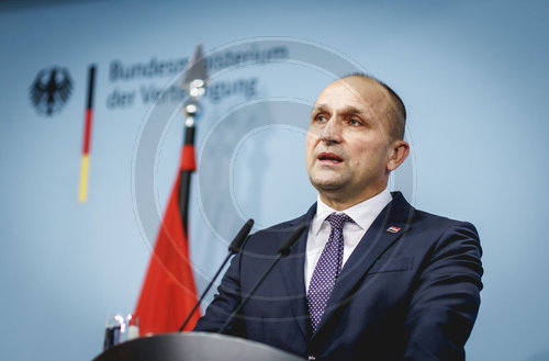 Kroatischer Verteidigungsminister Anusic in Berlin