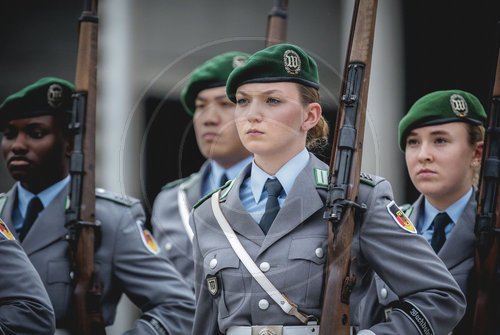 Frauen in den Streitkraeften