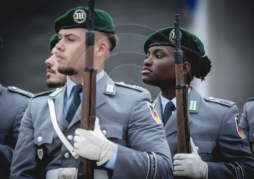 Frauen in den Streitkraeften