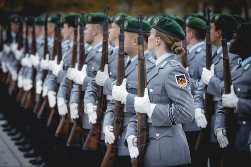 Frauen in den Streitkraeften