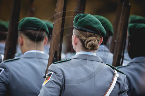 Frauen in den Streitkraeften