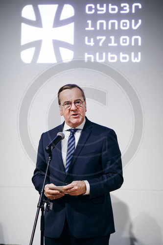 Boris Pistorius bei Cyber Innovation Hub der Bundeswehr (CIHBw)