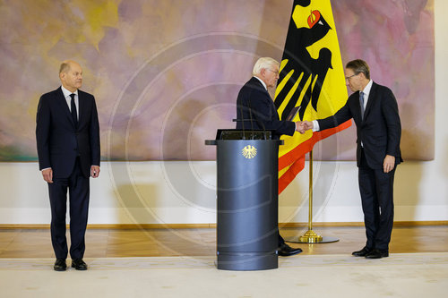 Bundespraesident Steinmeier mit BM Kukies