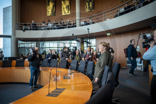 Angela Merkel im Unterausschuss