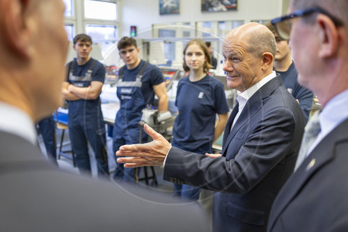 Bundeskanzler Scholz besucht seinen Wahlkreis