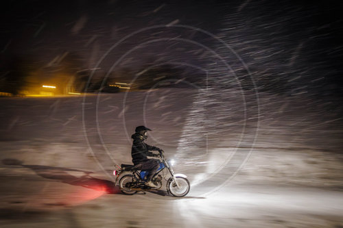 Moped fahren im Winter