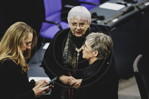 Gedenkstunde fuer die Opfer des Holocaust im Deutschen Bundestag