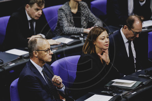 Gedenkstunde fuer die Opfer des Holocaust im Deutschen Bundestag