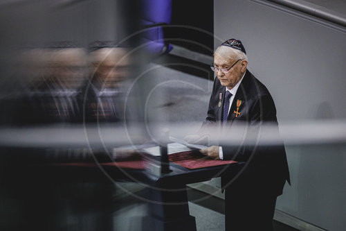 Gedenkstunde fuer die Opfer des Holocaust im Deutschen Bundestag