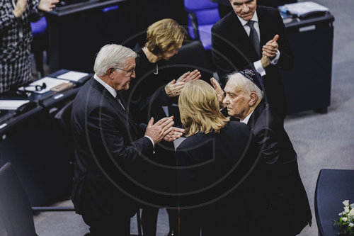 Gedenkstunde fuer die Opfer des Holocaust im Deutschen Bundestag