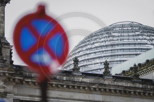 Halteverbot vor dem Deutschen Bundestag