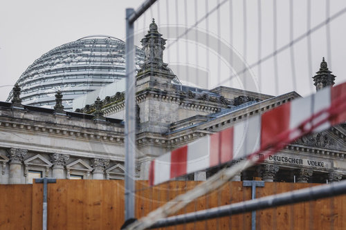 Absperrung vor dem Deutschen Bundestag