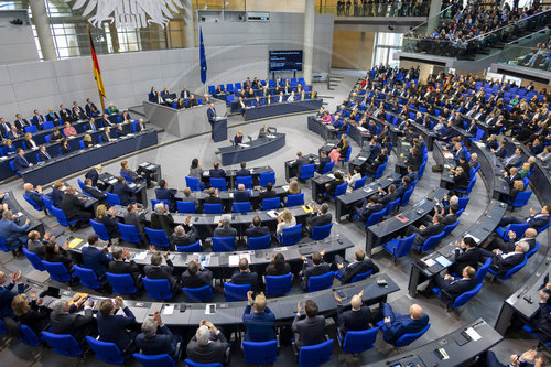 Merz spricht im Bundestag