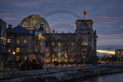 Reichstag im Abendlicht