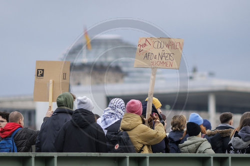 Aufstand der Anstaendigen ‚Äö√Ñ√¨ Demo fuer die Brandmauer