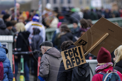 Aufstand der Anstaendigen ‚Äö√Ñ√¨ Demo fuer die Brandmauer