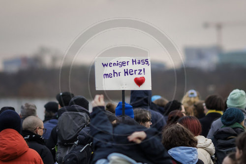 Aufstand der Anstaendigen ‚Äö√Ñ√¨ Demo fuer die Brandmauer