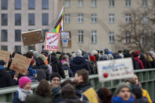 Aufstand der Anstaendigen ‚Äö√Ñ√¨ Demo fuer die Brandmauer