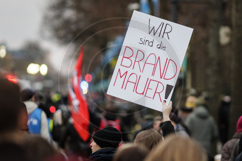 Wir sind die Brandmauer Demo