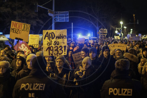 Wir sind die Brandmauer Demo