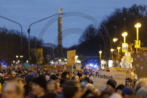 Wir sind die Brandmauer Demo