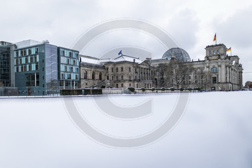 Reichstag im Schnee