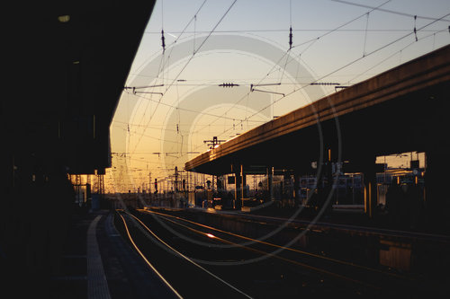 Bahnhof im Sonnenuntergang