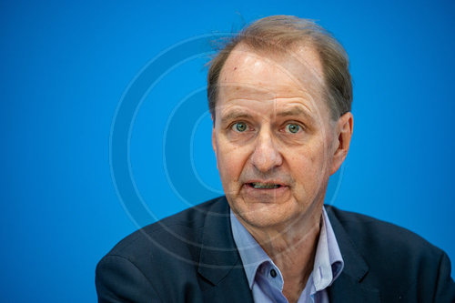 Bundespressekonferenz mit Profi. Dr. Dirk Messner