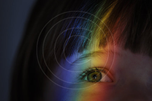 Kind im Regenbogen