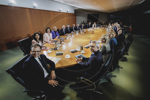 Konstituierende Sitzung des Kabinetts