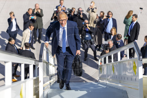 BK Friedrich Merz reist nach Paris