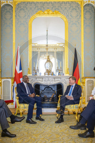 BM Wadephul in London