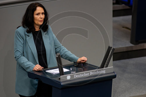 Elisabeth Winkelmeier-Becker haelt Rede im Bundestag