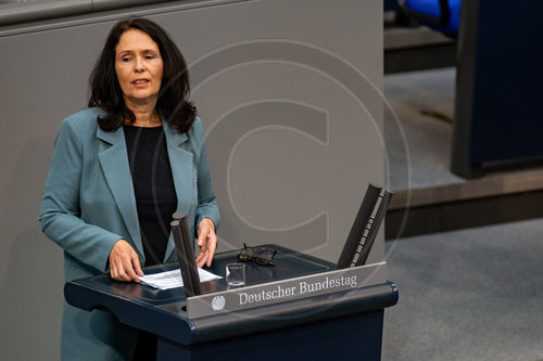 Elisabeth Winkelmeier-Becker haelt Rede im Bundestag