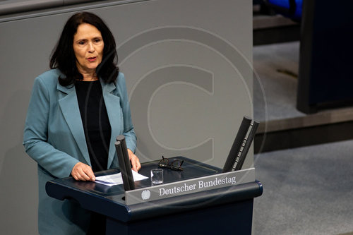 Elisabeth Winkelmeier-Becker haelt Rede im Bundestag