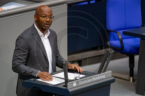 Armand Zorn haelt Rede im Bundestag