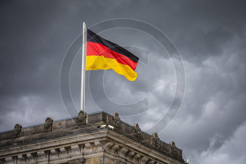 Flagge am Reichstagsgebaeude