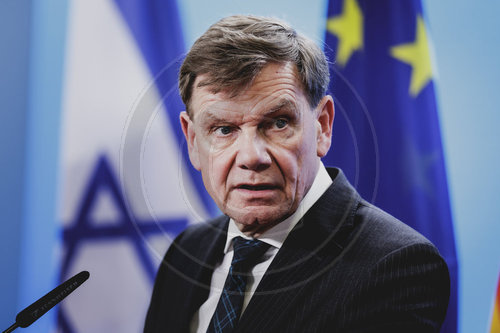 Aussenminister Wadephul empfaengt Gideon Sa‚Äö√Ñ√¥ar