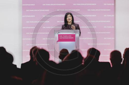 Katherina Reiche bei Familienunternehmer-Tagen