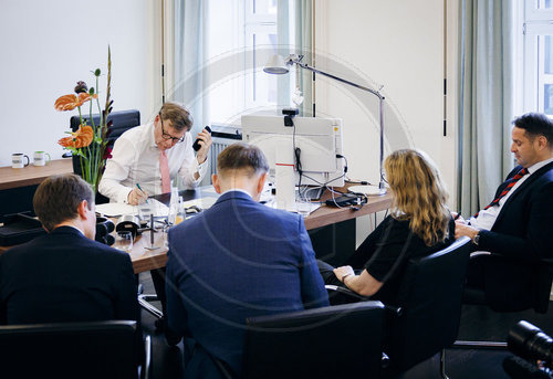 Johann Wadephul telefoniert mit Abbas Araghtschi