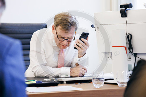 Johann Wadephul telefoniert mit Abbas Araghtschi
